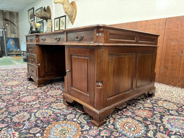 Engels-Klassiek-Antiek-Oud-Chesterfield-Bureau-Desk-Partnerdesk-Met-Groen-Olijf-Olijfgroen-Lederen-Inleg
