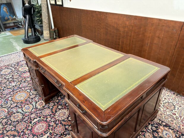 Engels-Klassiek-Antiek-Oud-Chesterfield-Bureau-Desk-Partnerdesk-Met-Groen-Olijf-Olijfgroen-Lederen-Inleg