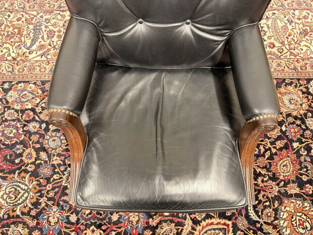 Klassiek-Oud-Antiek-Engels-Chesterfield-Zwart-Lederen-Bureaustoel-President-Chair