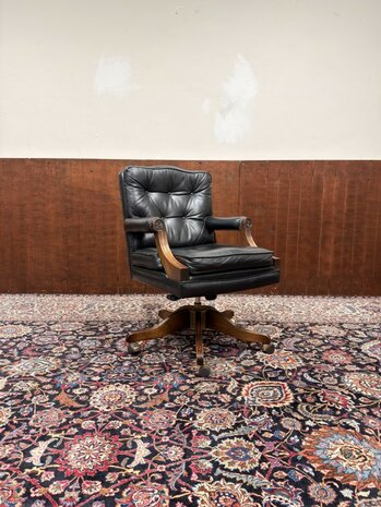 Klassiek-Oud-Antiek-Engels-Chesterfield-Zwart-Lederen-Bureaustoel-President-Chair