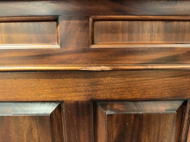 Klassiek-Oud-Antiek-Engels-Chesterfield-Mahoniehout-Mahonie-Bureau-Desk-met-Groene-Lederen-Inleg