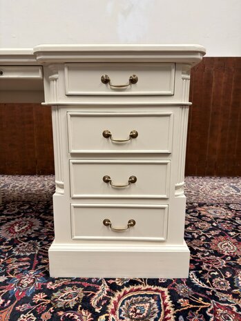 Klassiek-Oud-Antiek-Engels-Chesterfield-Mahoniehout-Mahonie-Wit-Creme-Landelijk-Bureau-Desk-met-ZwartLederen-Inleg