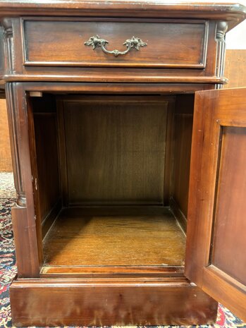 Klassiek-Oud-Engels-Antiek-Chesterfield-Bureau-Desk-Partnerdesk-Mahoniehout-met-Groen-Lederen-Inleg