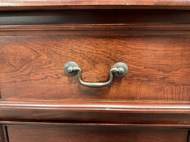 Klassiek-Oud-Engels-Antiek-Chesterfield-Bureau-Desk-Mahoniehout-met-Groen-Lederen-Inleg