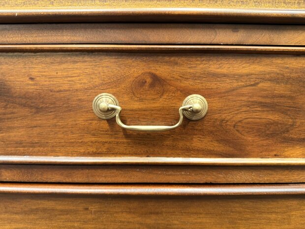 Klassiek-Oud-Antiek-Engels-Chesterfield-Mahoniehout-Mahonie-Smal-Ondiep-Bureau-Desk-met-Groen-Lederen-Inleg