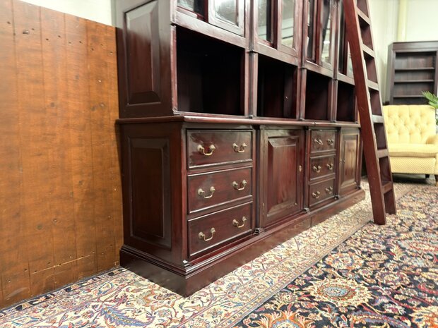Klassiek-Oud-Antiek-Engels-Chesterfield-Mahoniehout-Mahonie-Boekenkast-Bibliotheekkast-met-Ladder