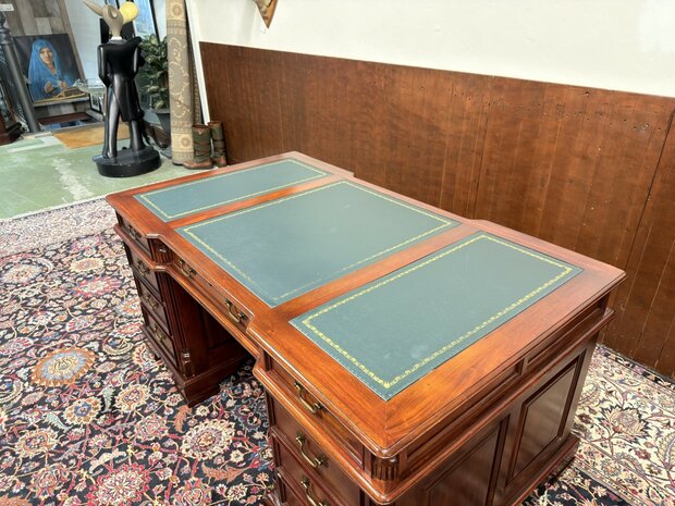 Oud-Antiek-Engels-Klassiek-Chesterfield-Bureau-Desk-Mahoniehout-met-Groen-Leder