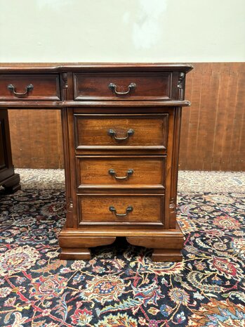 Antiek-Oud-Engels-Klassiek-Chesterfield-Bureau-Desk-Mahoniehout-met-Groen-Leder