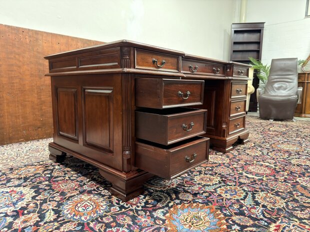 Antiek-Oud-Engels-Klassiek-Chesterfield-Bureau-Desk-Mahoniehout-met-Groen-Leder