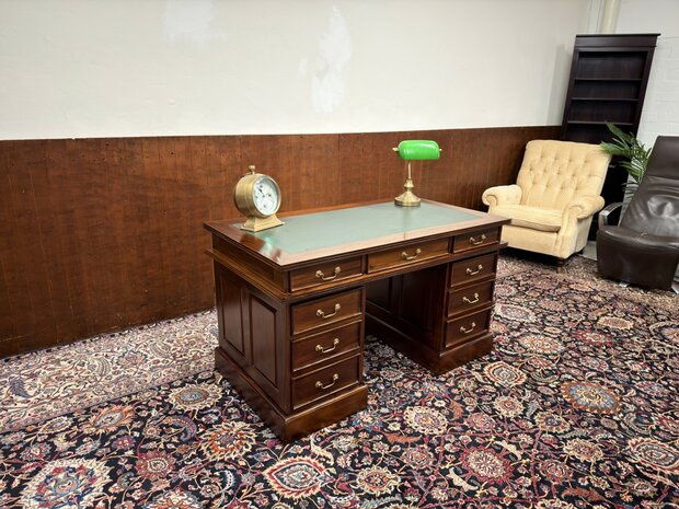 Antiek-Oud-Engels-Klassiek-Chesterfield-Bureau-Desk-Mahoniehout-met-Groen-Leder