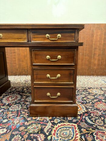 Antiek-Oud-Engels-Klassiek-Chesterfield-Bureau-Desk-Mahoniehout-met-Groen-Leder
