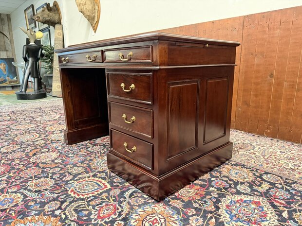 Klassiek-Antiek-Engels-Oud-Chesterfield-Desk-Bureau-Mahoniehout-Groen-Lederen-Inleg-met-Achterschot