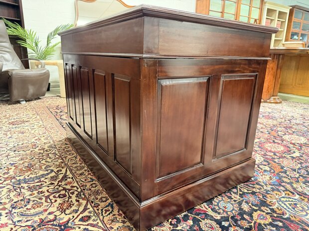 Klassiek-Antiek-Engels-Oud-Chesterfield-Desk-Bureau-Mahoniehout-Groen-Lederen-Inleg-met-Achterschot