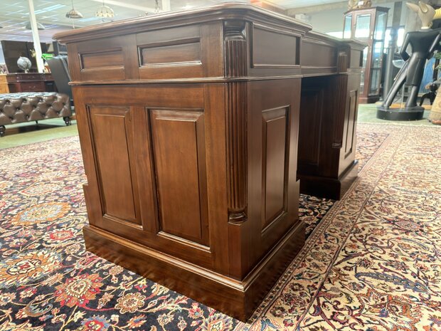 Klassiek-Antiek-Engels-Oud-Chesterfield-Desk-Bureau-Mahoniehout-Groen-Lederen-Inleg