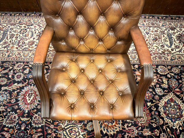 Klassiek-Engels-Antiek-Oud-Chesterfield-Bureaustoel-President-Chair-Bruin-Leder