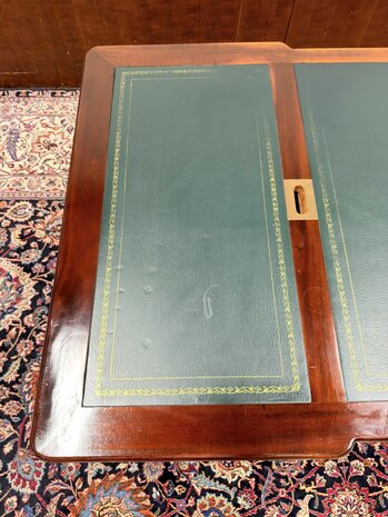 Klassiek-Antiek-Engels-Oud-Chesterfield-Mahonie-Bureau-Desk-Partnerdesk-met-Groen-Leder-Ingelegd