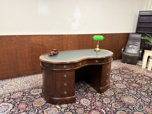 Klassiek-Engels-Antiek-Oud-Chesterfield-Ovaal-Nier-Vormig-Bureau-Desk-met-Groen-Lederen-Inleg