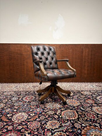 Klassiek-Engels-Antiek-Oud-Oxblood-Chesterfield-Bureaustoel-President-Chair