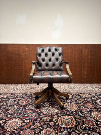 Klassiek-Engels-Antiek-Oud-Oxblood-Chesterfield-Bureaustoel-President-Chair