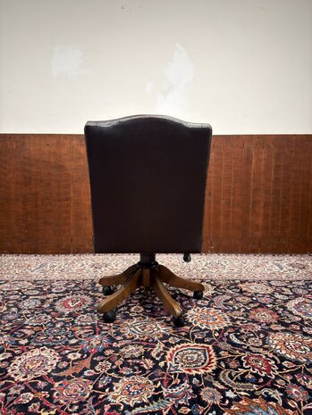 Klassiek-Engels-Antiek-Oud-Oxblood-Chesterfield-Bureaustoel-President-Chair