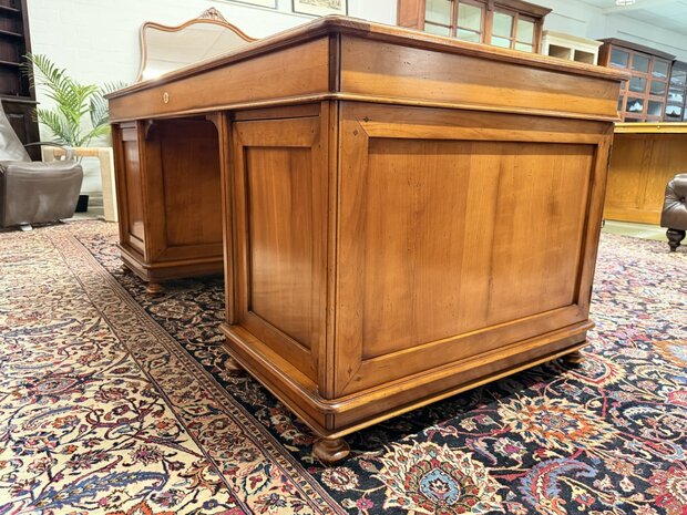 Klassiek-Antiek-Oud-Italiaans-Assi-D'Asolo-Chesterfield-Bureau-Desk-met-Zwart-Leer-Ingelegd