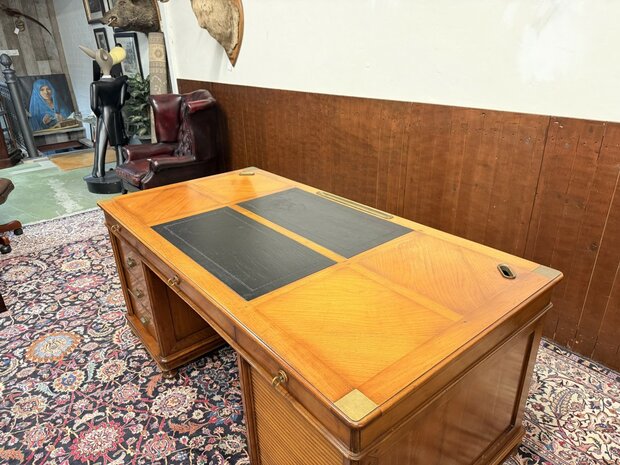 Klassiek-Antiek-Oud-Italiaans-Assi-D'Asolo-Chesterfield-Bureau-Desk-met-Zwart-Leer-Ingelegd
