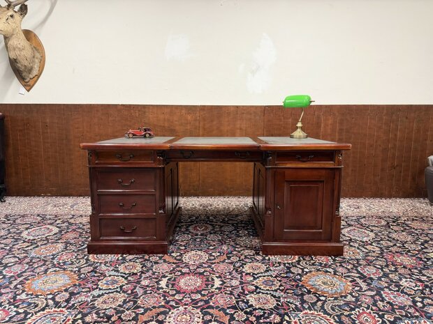 Klassiek-Engels-Oud-Antiek-Chesterfield-Mahoniehouten-Bureau-Desl-Partnerdesk-Met-Groen-Lederen-Ingeleged