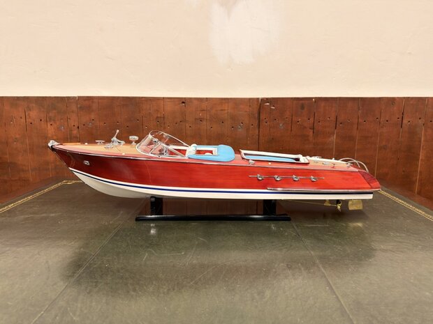 Schaalmodel-Modelboot-Riva-Aquarama-Met-Certificaat-1