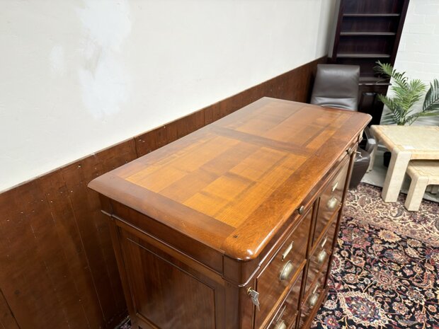 Klassiek-Italiaans-Antiek-Oud-Chesterfield-Archiefkast-Kantoorkast-Ladekast