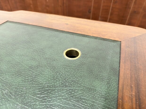 Klassiek-Antiek-Oud-Engels-Chesterfield-Bureau-Desk-Partnerdesk-met-Groen-Leder-Ingelegd