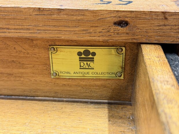Klassiek-Antiek-Oud-Engels-Chesterfield-Bureau-Desk-met-Vergadertafel-en-Stoelen-merk-RAC