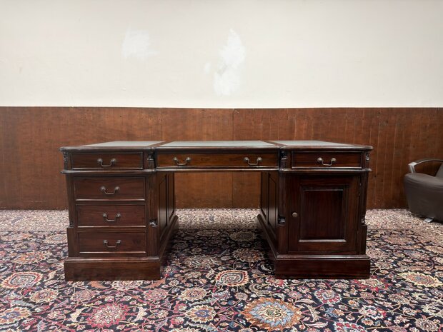 Klassiek-Antiek-Oud-Engels-Chesterfield-Mahonie-Bureau-Desk-Partnerdesk-Met-Groen-Leder