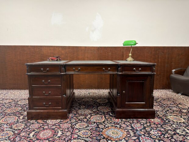 Klassiek-Antiek-Oud-Engels-Chesterfield-Mahonie-Bureau-Desk-Partnerdesk-Met-Groen-Leder