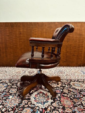 Klassiek-Engels-Engelse-Antiek-Chesterfield-Captain-President-Director-Chair-Bureaustoel