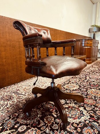 Klassiek-Engels-Engelse-Antiek-Chesterfield-Captain-President-Director-Chair-Bureaustoel