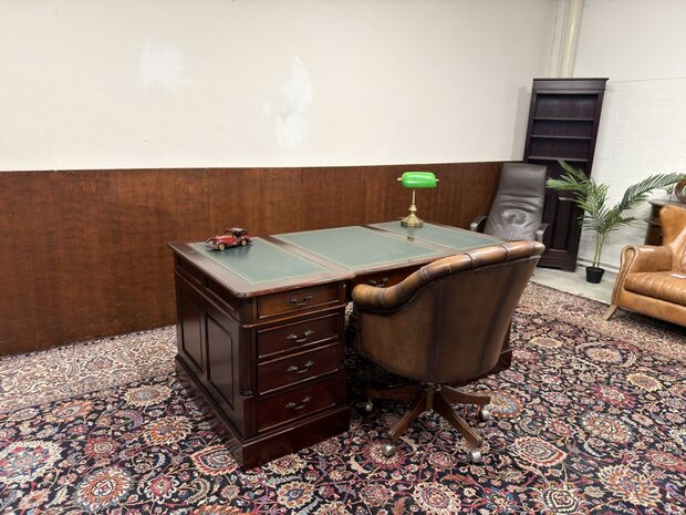 Klassiek-Engels-Antiek-Oud-Chesterfield-Mahoniehout-Bureau-Desk-Partnerdesk-Groen-Leder
