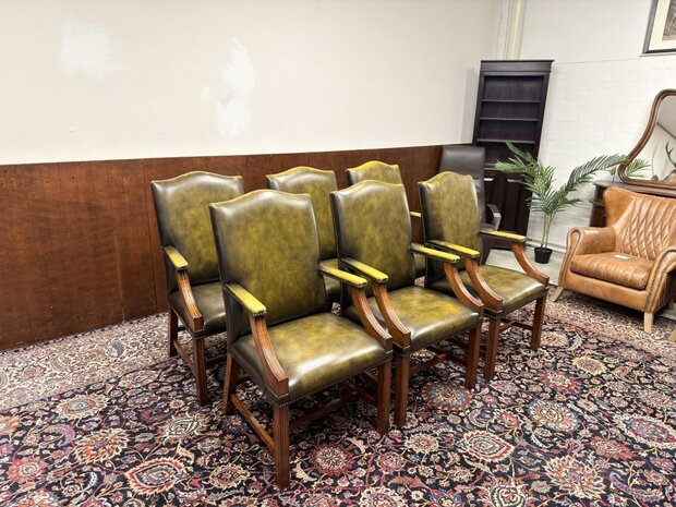 Klassiek-Engels-Antiek-Oud-Chesterfield-Set-Stoelen-Eetkamerstoelen-Stoel