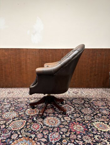 Klassiek-Oud-Antiek-Engels-Chesterfield-Bureaustoel-Director-Directors-Chair-Bruin-Leder