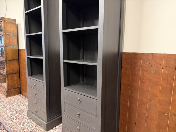 Klassiek-Engels-Antiek-Oud-Chesterfield-Teak-Boekenkast-Kast-Zwart