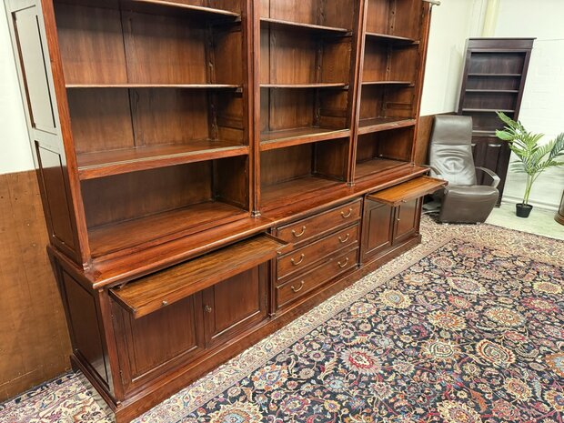 Klassiek-Engels-Antiek-Oud-Chesterfield-Eikenhout-Boekenkast-Bibliotheekkast-Kast