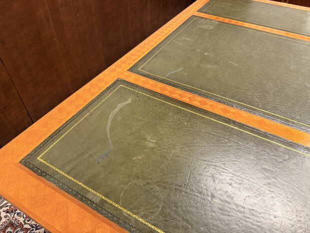 Klassiek-Antiek-Oud-Engels-Chesterfield-Schrijftafel-Bureau-Desk-met-Groen-Leder-Ingelegd-14
