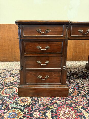 Klassiek-Engels-Antiek-Oud-Chesterfield-Mahonie-Bureau-Desk-Parnerdesk-met-Groen-Leder-Ingelegd