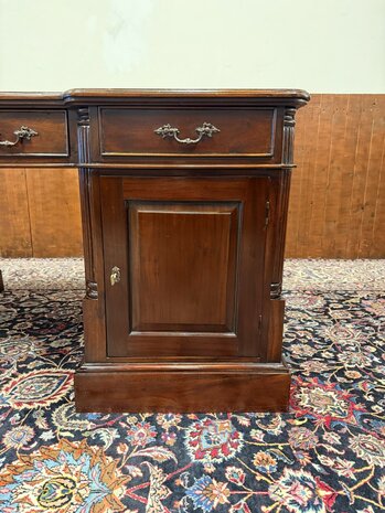 Klassiek-Engels-Antiek-Oud-Chesterfield-Mahonie-Bureau-Desk-Parnerdesk-met-Groen-Leder-Ingelegd