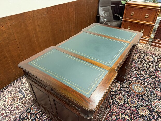 Klassiek-Engels-Antiek-Oud-Chesterfield-Mahonie-Bureau-Desk-Parnerdesk-met-Groen-Leder-Ingelegd