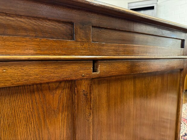 Klassiek-Engels-Antiek-Oud-Chesterfield-Eikenhout-Eichholtz-Bureau-Desk-Parnerdesk