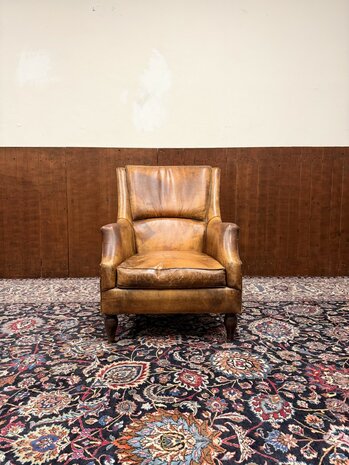 Klassiek-Oud-Antiek-Engels-Chesterfield-Schaap-Leder-Schaapleder-Fauteuil-met-Hocker-Poef