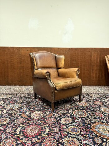 Klassiek-Oud-Antiek-Engels-Chesterfield-Schaap-Leder-Schaapleder-Fauteuil-met-Hocker-Poef