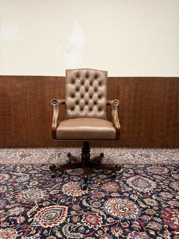 Klassiek-Oud-Antiek-Engels-Chesterfield-Bruin-Lederen-President-Chair-Bureaustoel