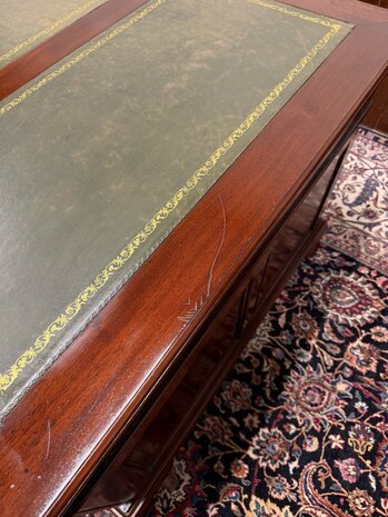 Klassiek-Oud-Antiek-Engels-Chesterfield-Bureau-Bureel-Desk-Partnerdesk-Mahonie-Groen-Leder-18