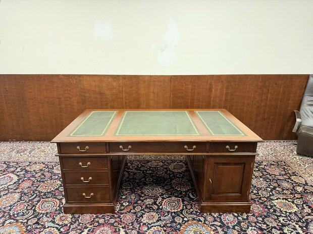 Klassiek-Oud-Antiek-Engels-Chesterfield-Vintage-Bureau-Bureel-Desk-Partnerdesk-Mahonie-Groen-Leder-3